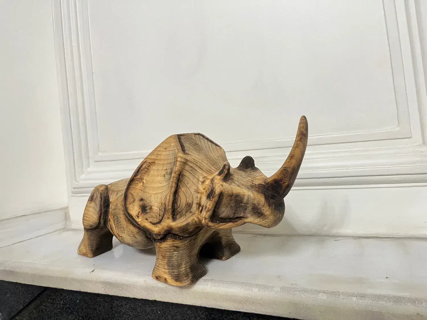 کرگدن دست ساز نو چوب راش|مجسمه، تندیس، ماکت|کرج, مهرویلا جنوبی|دیوار