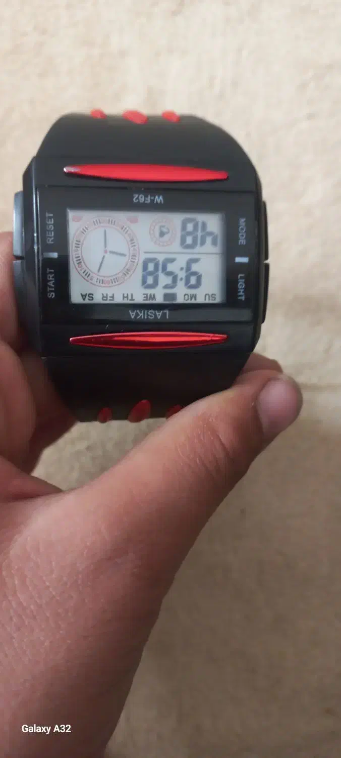 ساعت مچی ورزشی دیجیتال قیمت۳۵۰۰۰۰۰|ساعت|شهرکرد, |دیوار