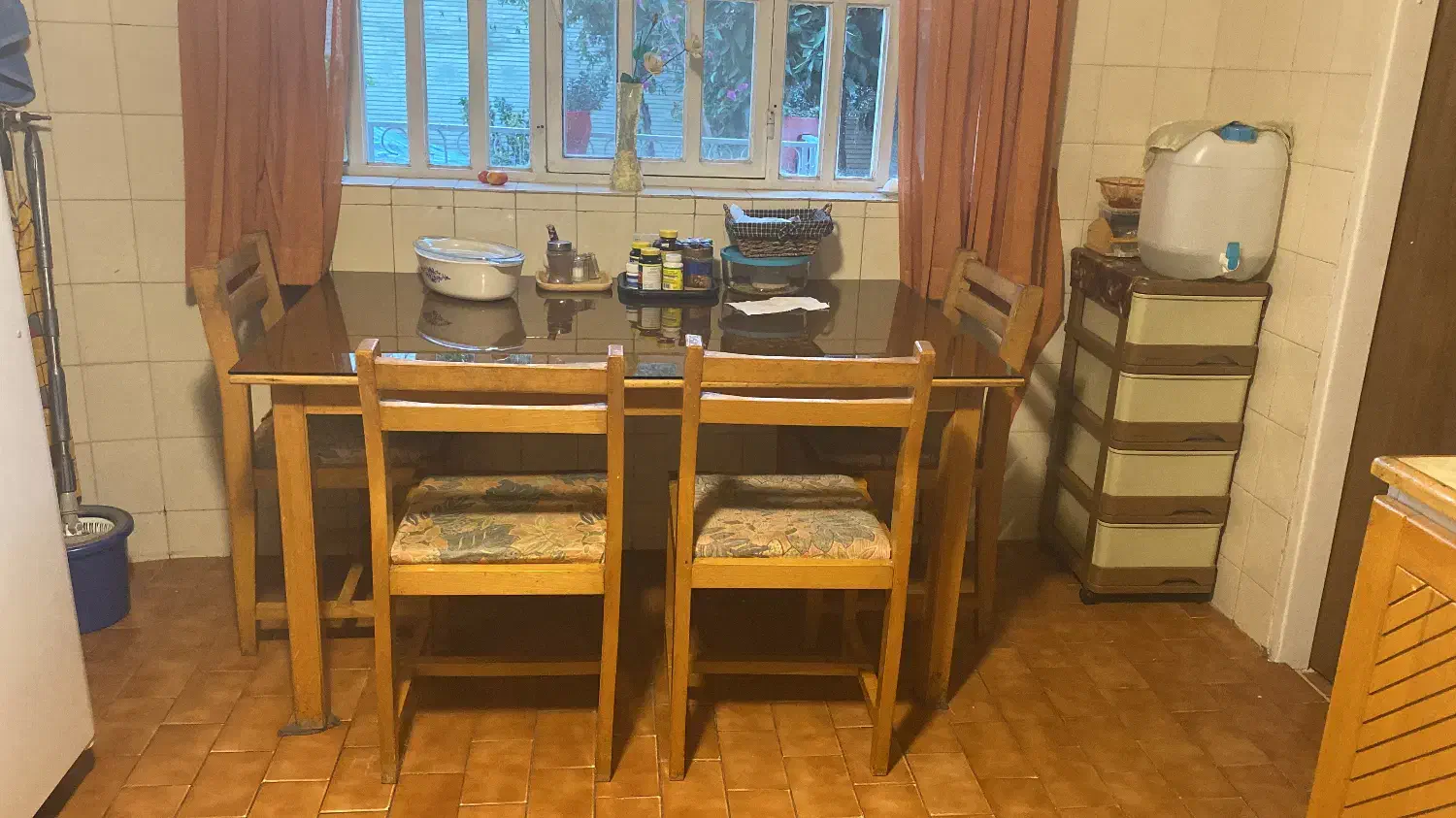 میز ۶ نفره. و ۶ صندلی آشپز خانه|میز و صندلی غذاخوری|شیراز, شهرک بهشتی|دیوار