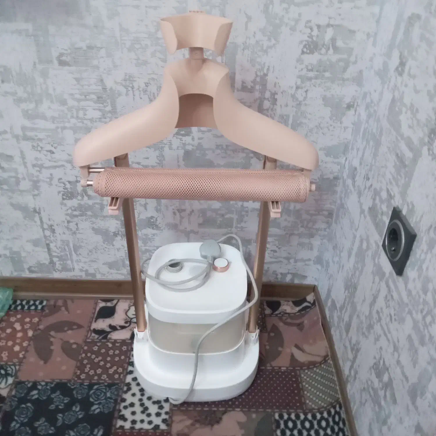 اتوبخار چوب لباسی دار|اتو و لوازم اتو|پرند, فاز ۶|دیوار