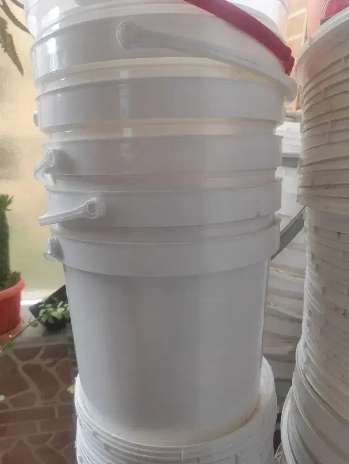 سطل تمیز با درب|ظروف نگهدارنده، پلاستیکی، یک‌بارمصرف|رشت, پیرسرا|دیوار