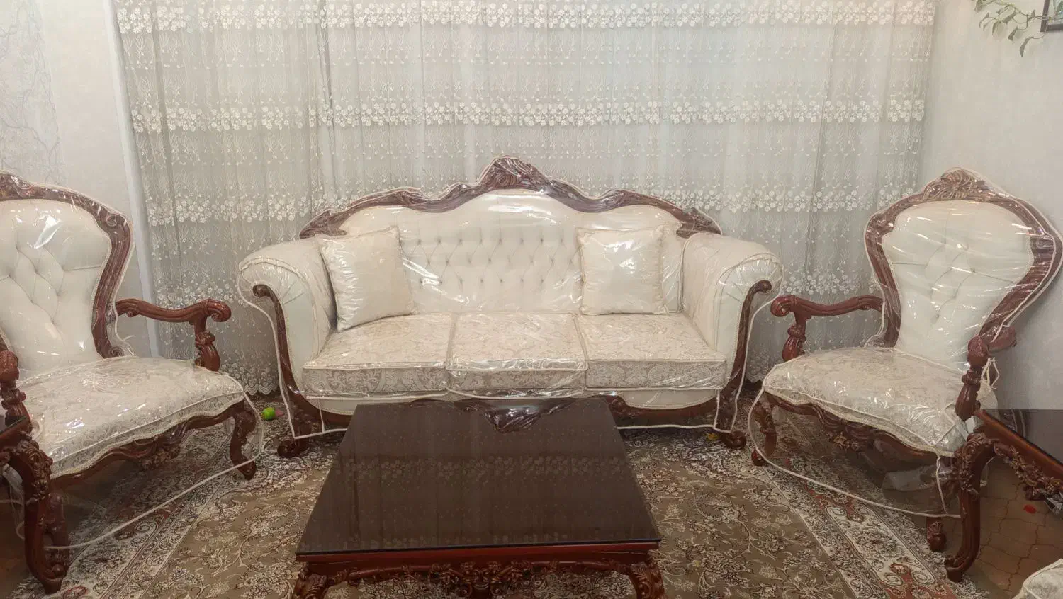 مبلمان سلطنتی و استیل 9 نفره، همراه میز و دو عسلی|مبلمان خانگی و میز عسلی|سمنان, |دیوار