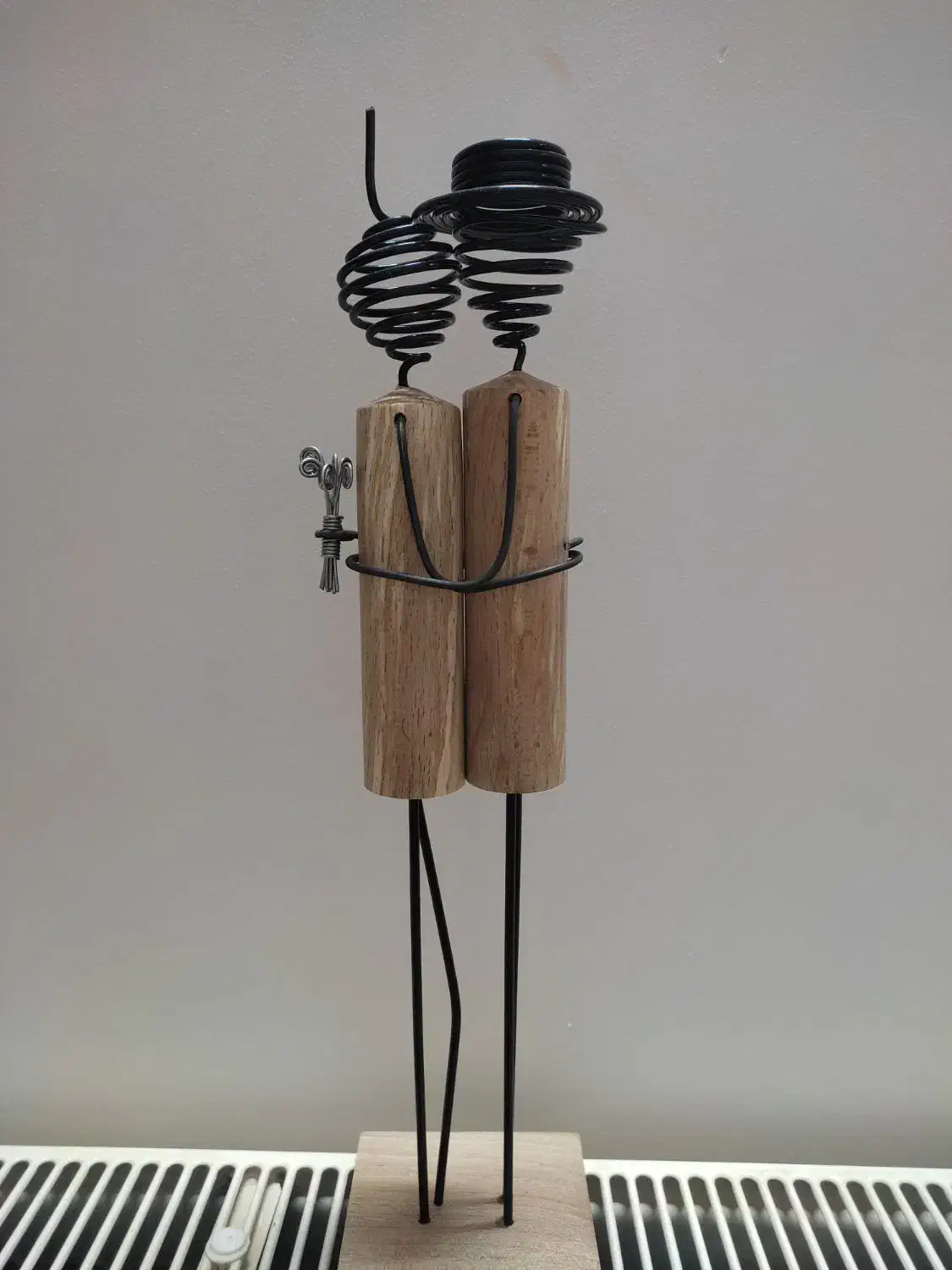 مجسمه چوبی دستساز چوب و سیم|مجسمه، تندیس، ماکت|یزد, |دیوار