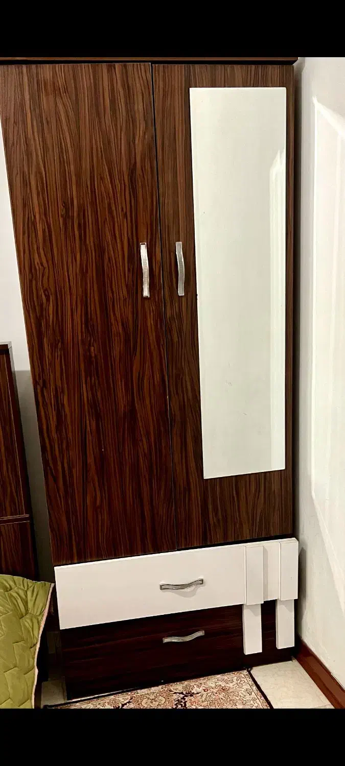 تخت و کمد ایینه و میز ارایش|تشک تختخواب|لاهیجان, کوی آزادگان|دیوار