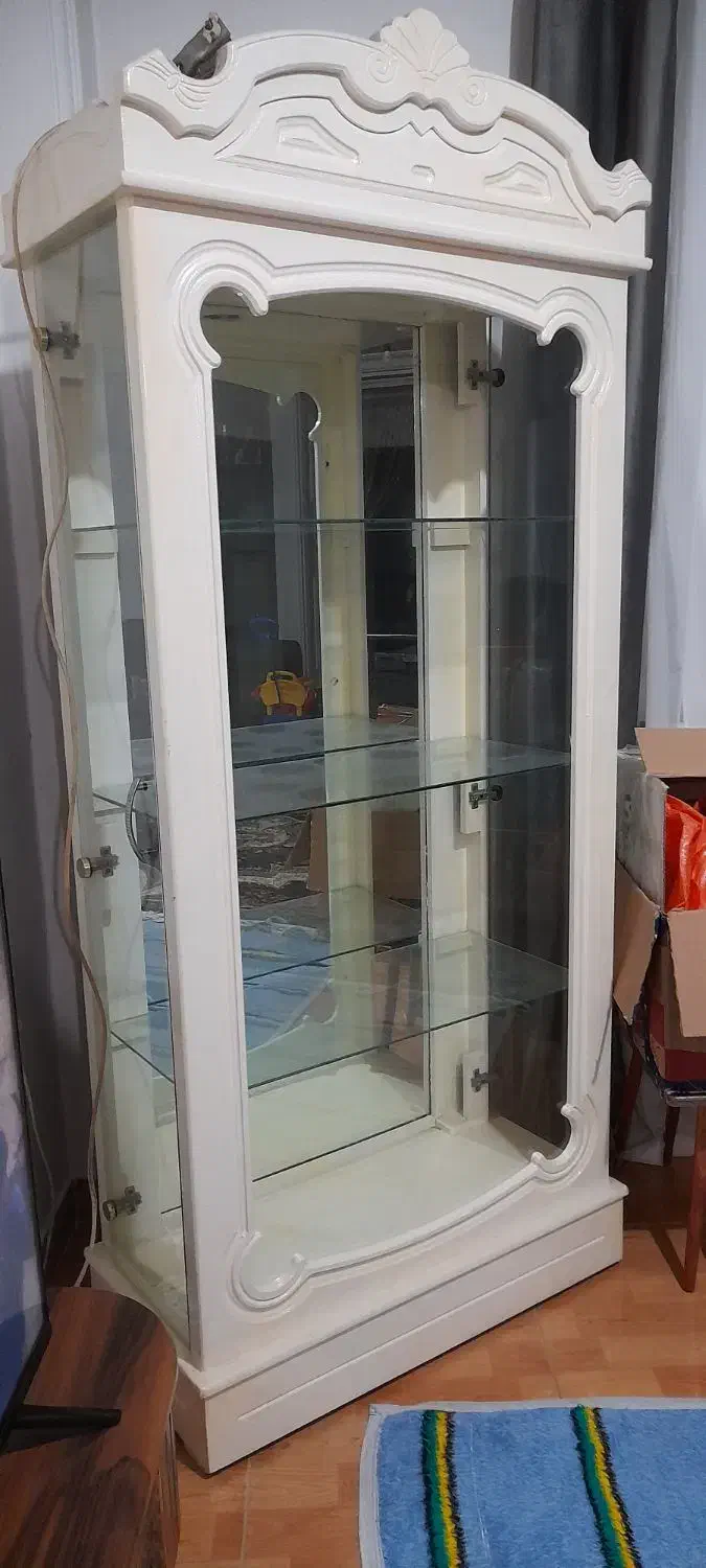 ویترین کاملا سالم|بوفه، ویترین، کنسول|رشت, پل تالشان|دیوار