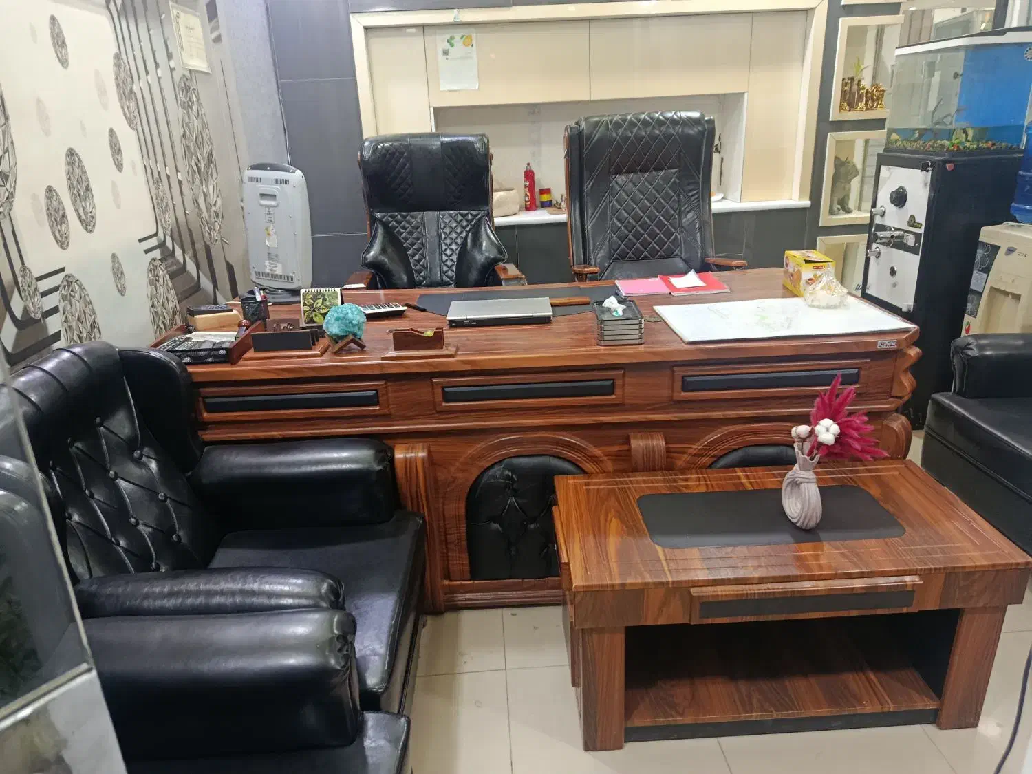 میز و مبل اداری|دفتر کار|فولادشهر, C4|دیوار