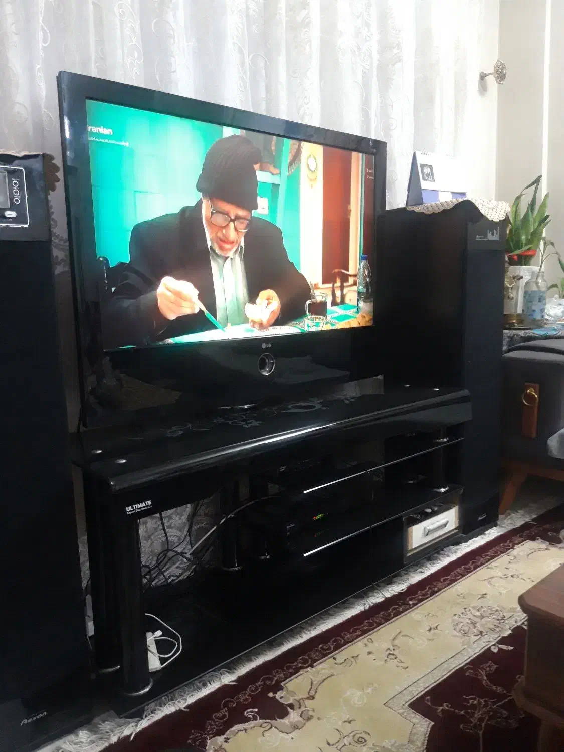 LCD الجی 42|تلویزیون و پروژکتور|ری, جوانمرد قصاب|دیوار
