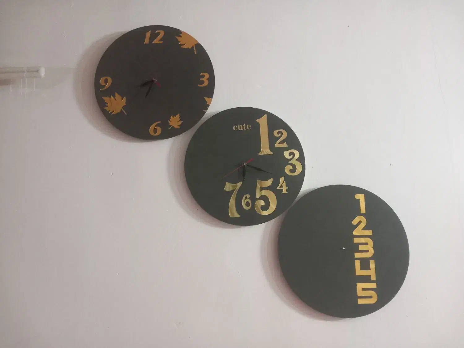 ساعت دیواری ۳ عدد۴۰۰تومن|ساعت دیواری و تزئینی|مشهد, توس (بلوار توس)|دیوار