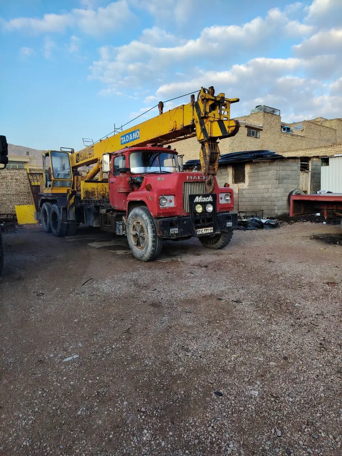 جرثقیل ماک|خودرو سنگین|شهرضا, |دیوار