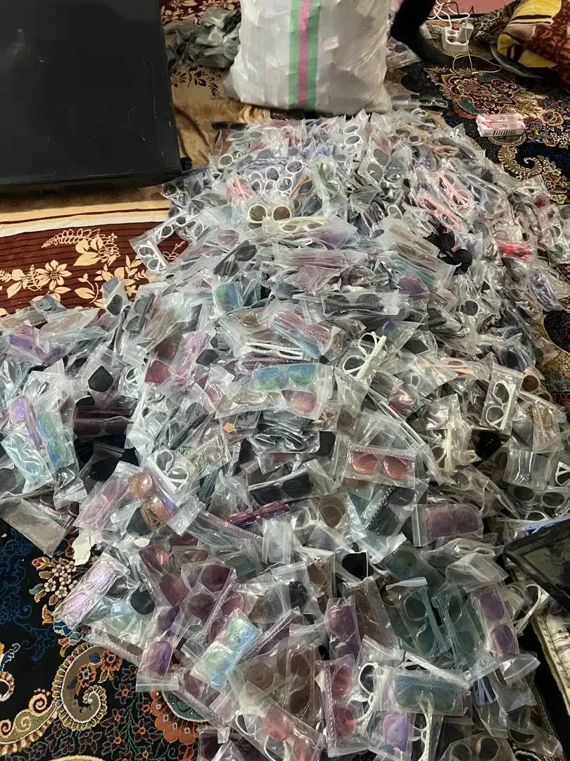 فروش تعدادی عینک و کنترل و ال سی دی|تلویزیون و پروژکتور|بند زرک, |دیوار