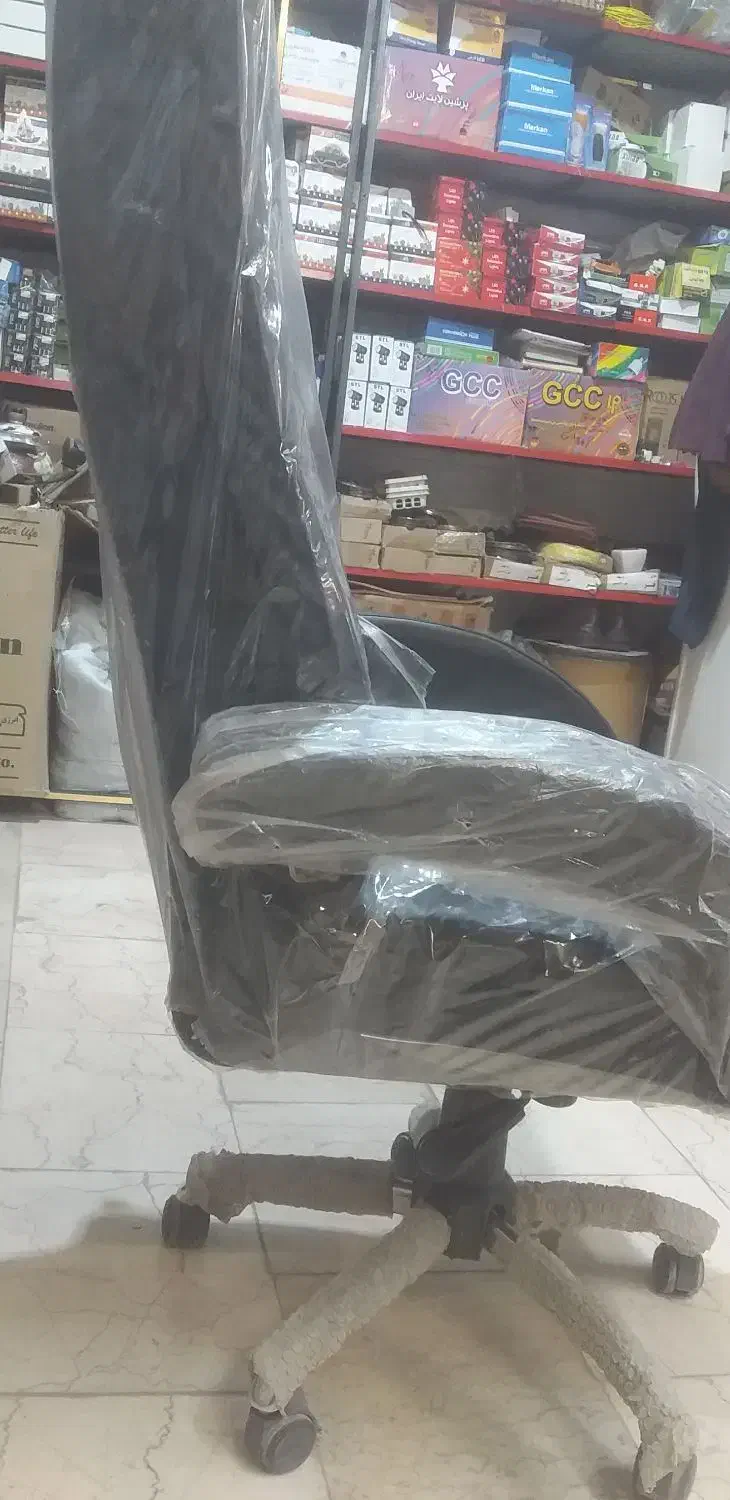 حراج ۲ عدد صندلی مدیریتی|مبلمان اداری|بروجرد, |دیوار