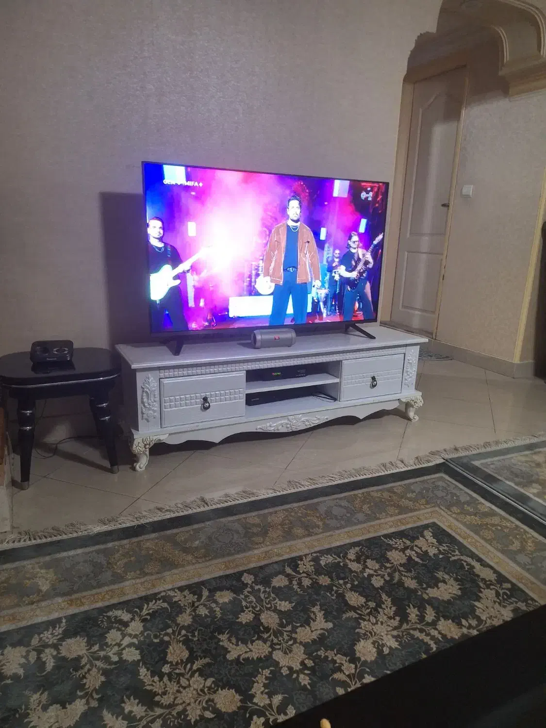 میز تلوزیون سالم وتمیز|میز تلویزیون|تهران, شادمان|دیوار