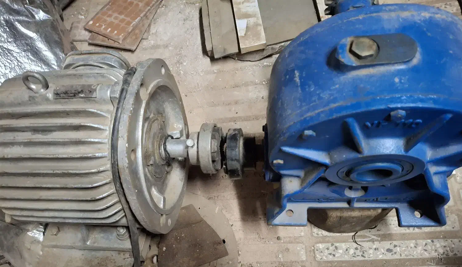 گیربکس حلزونی و دینام بالابر مسی، جرثقیل دستی 2 تن|قطعات یدکی و لوازم جانبی|پرند, فاز ۳|دیوار