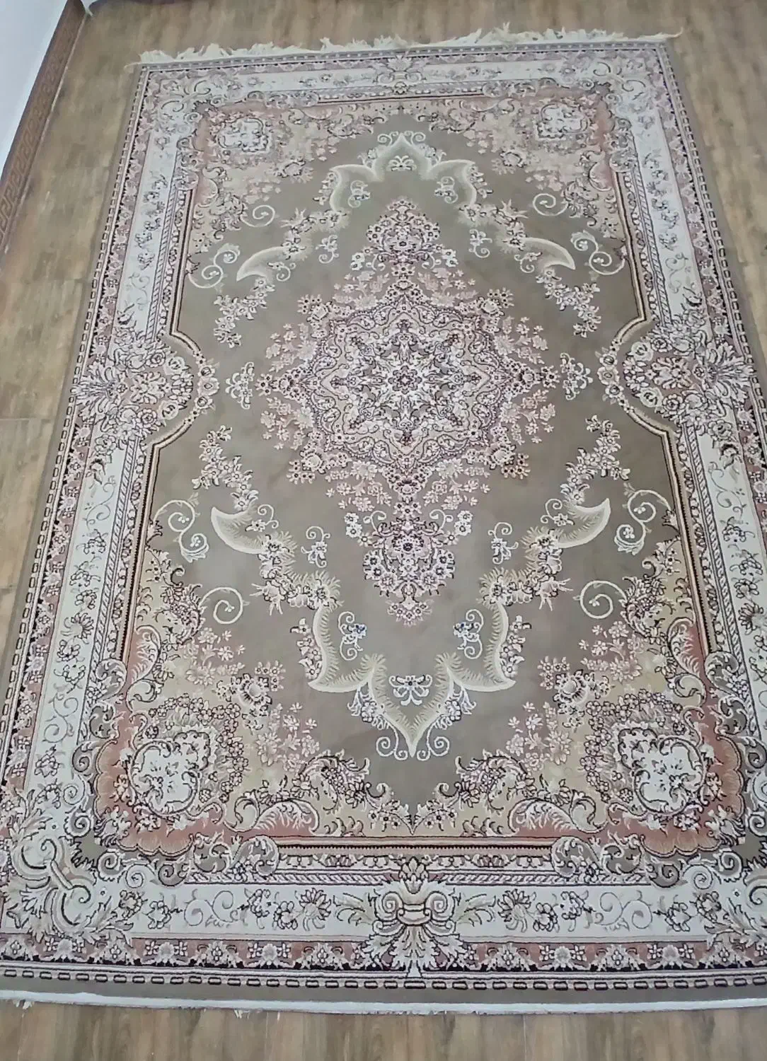 دو تخته فرش گردویی|فرش|بروجرد, |دیوار