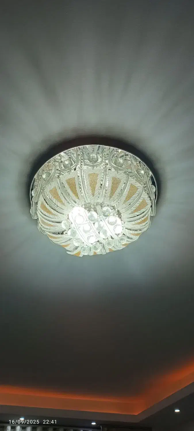 لوستر سقفی ال ای دی کنترل دار و لوستر چوبی حبابی|لوستر و چراغ آویز|قدس, شهرک فرزان|دیوار