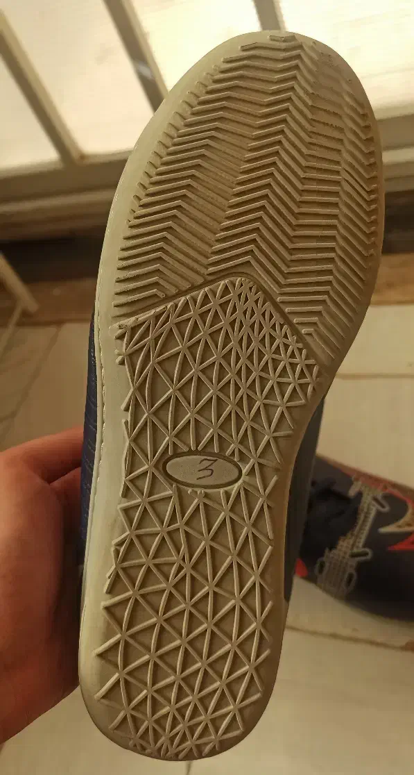 کفش فوتسال و چمن مصنوعی|کیف، کفش، کمربند|کرمانشاه, |دیوار