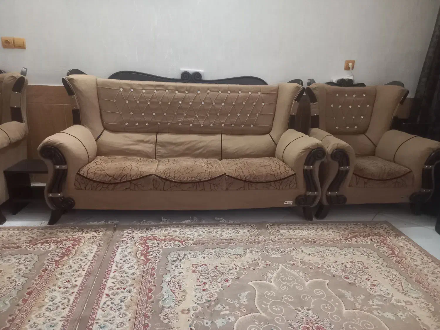 مبل|مبلمان خانگی و میز عسلی|نیشابور, کشتارگاه|دیوار