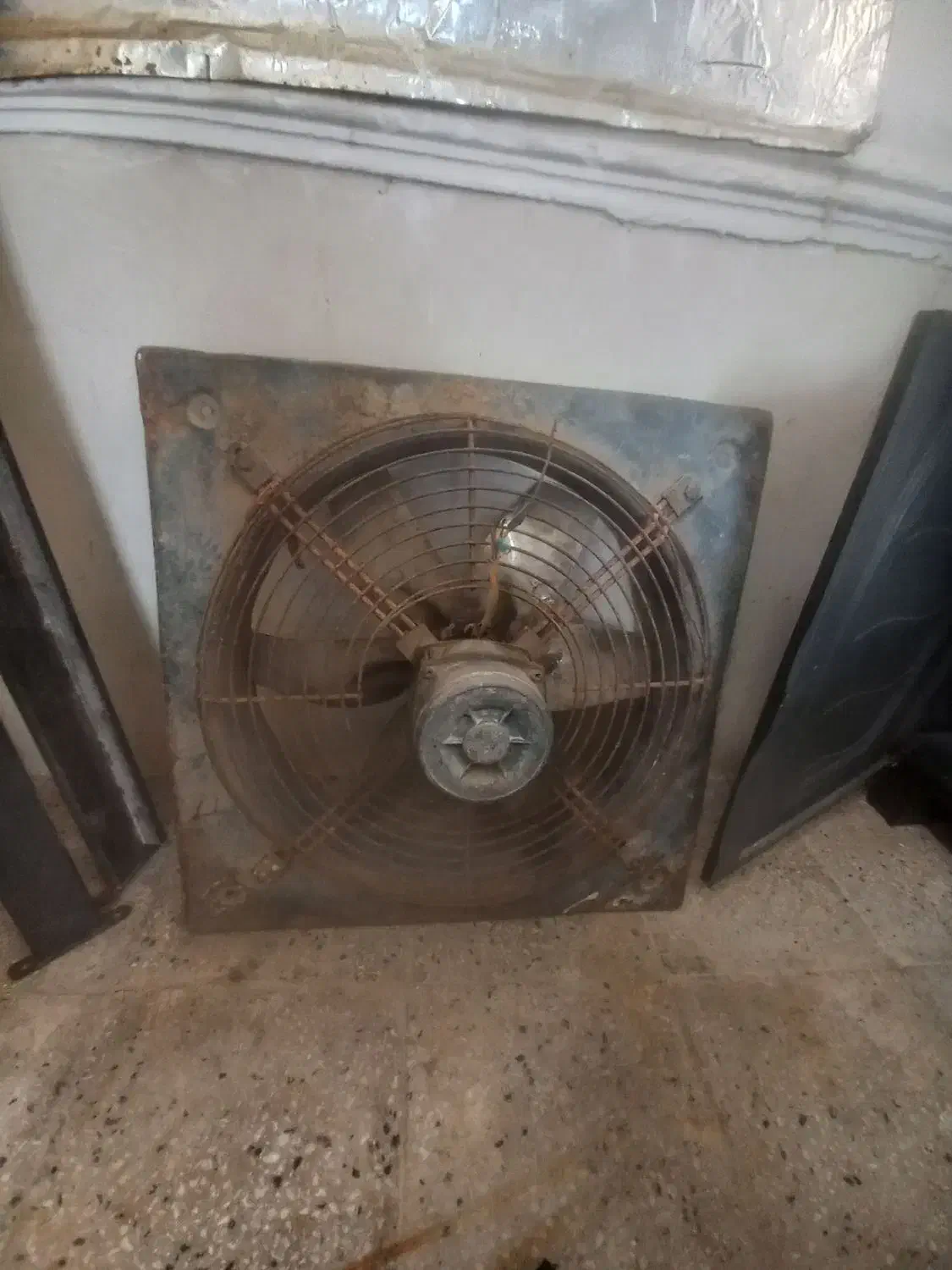 هواکش صنعتی|پنکه و تصفیه‌کنندهٔ هوا|بندر کنگان, |دیوار