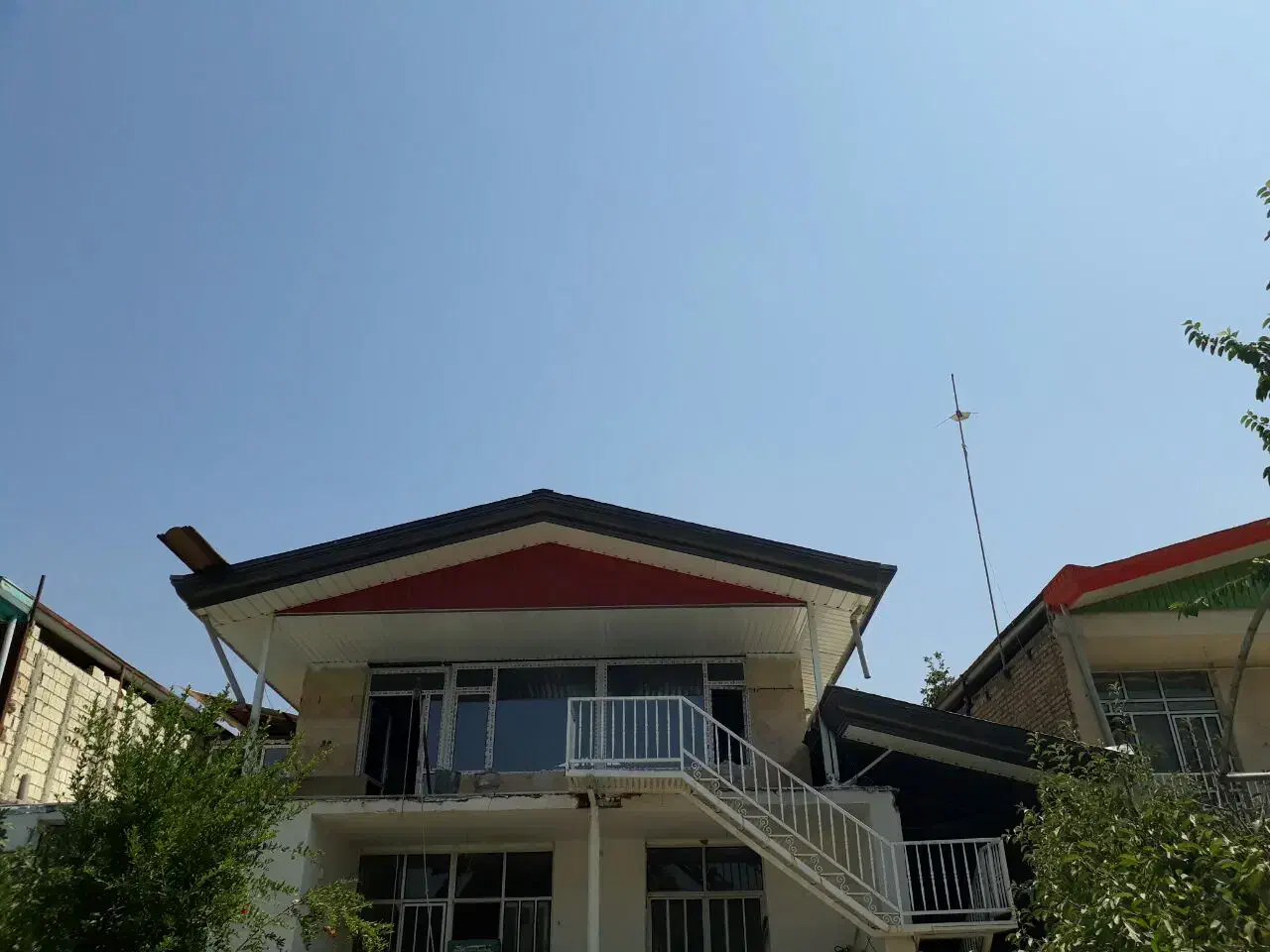 شیروونی کار،سقف شیبدار،اسکلت فلزی ورق ونما کار|خدمات پیشه و مهارت|هشتگرد, شهرک بعثت|دیوار