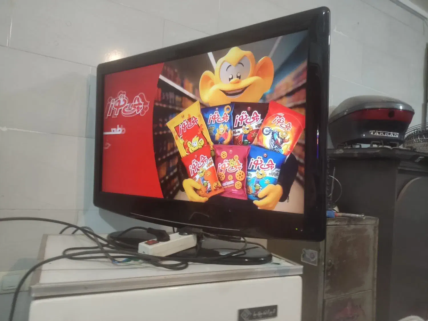 دوعددتلوزیون 42و37|تلویزیون و پروژکتور|پیر بکران, |دیوار