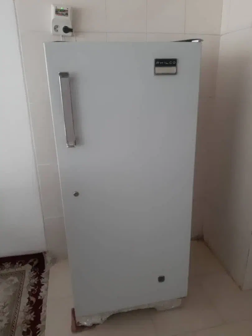 یخچال philco اصل کاملا سالم و در حال کار|یخچال و فریزر|اصفهان, تخت فولاد|دیوار