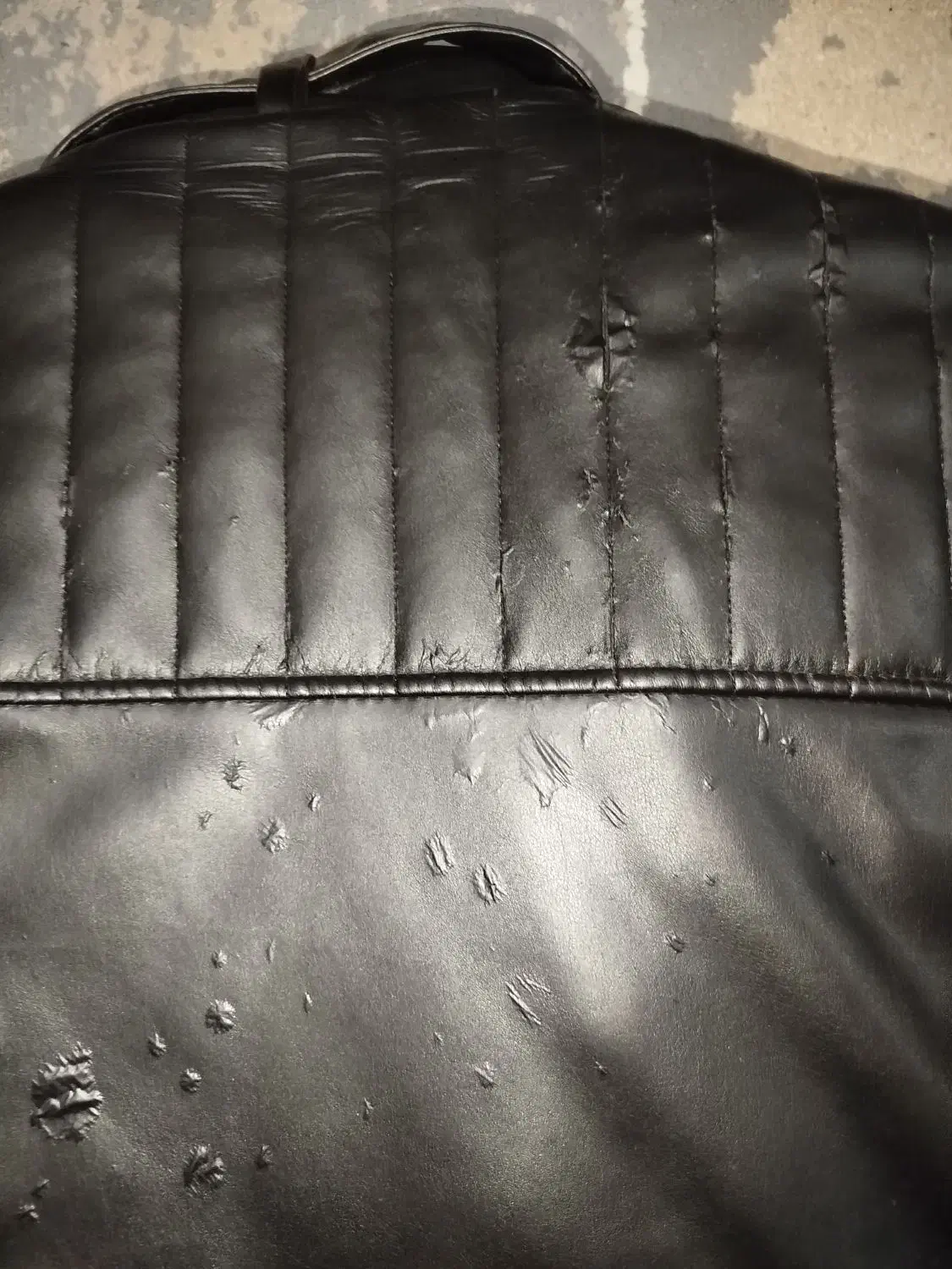 کاپشن چرم|لباس|رشت, جهاد|دیوار