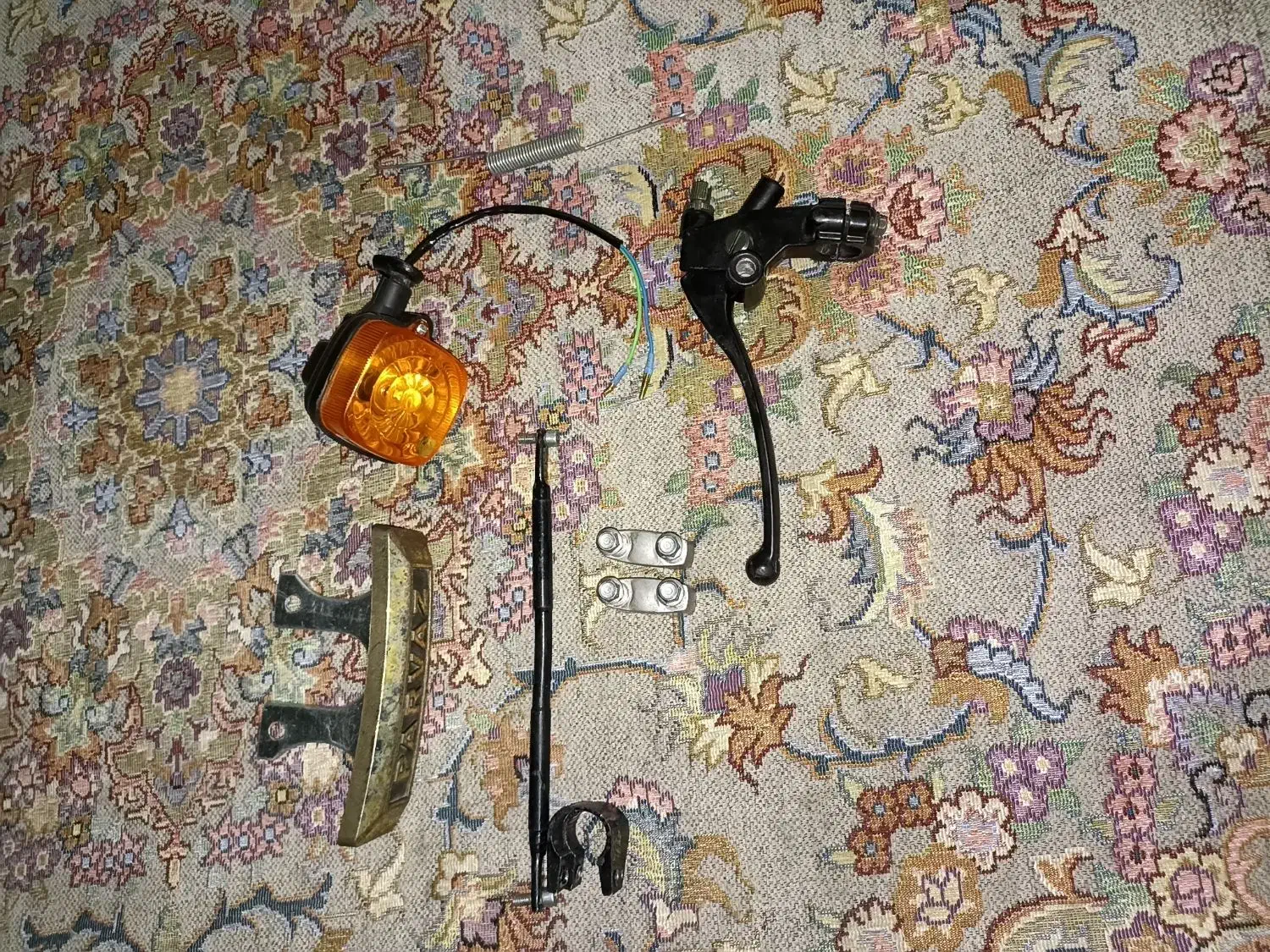 چند عدد وسیله موتور سیکلت|قطعات یدکی و لوازم جانبی|تبریز, |دیوار