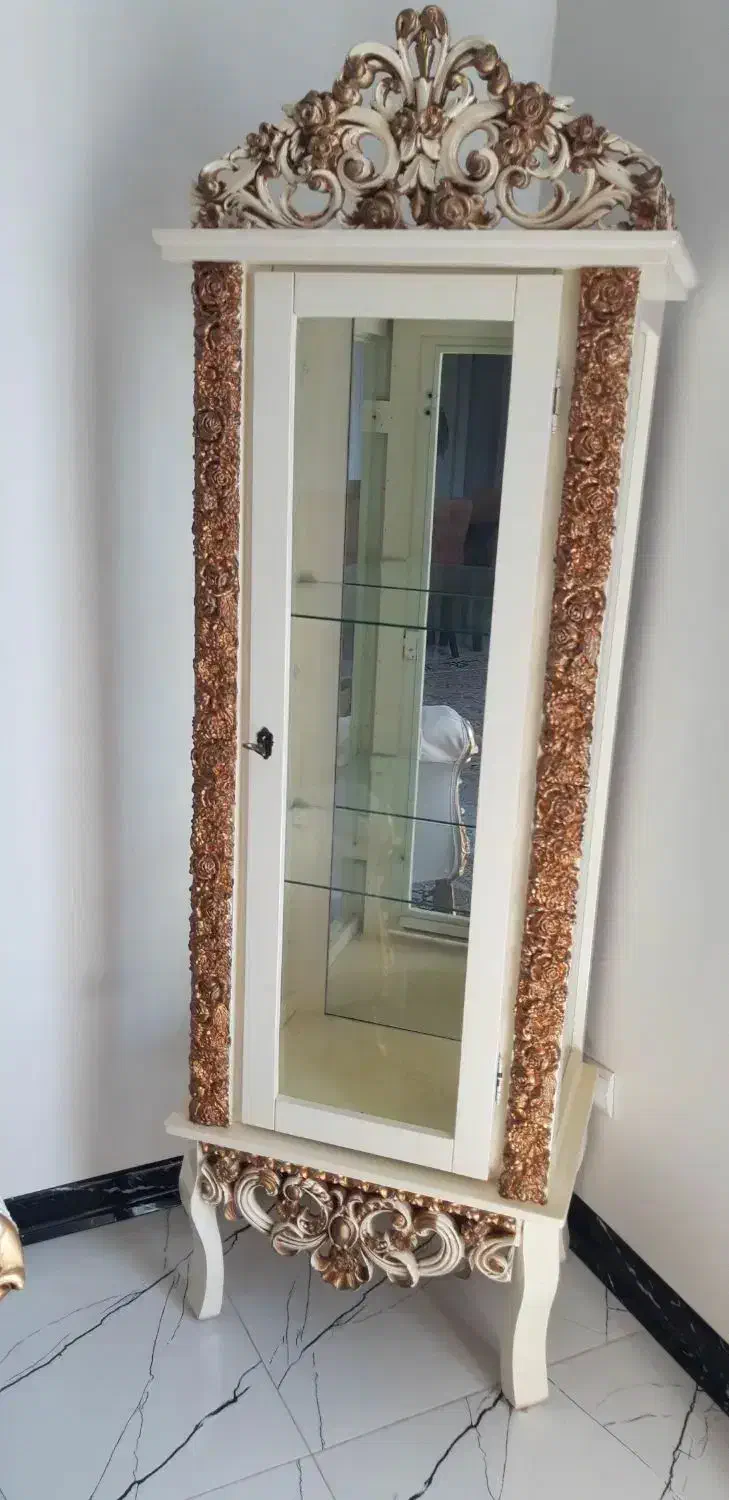 ویترین بسیار تمیز درحدنو قد۱/۹۰|بوفه، ویترین، کنسول|پردیس, فاز ۴|دیوار