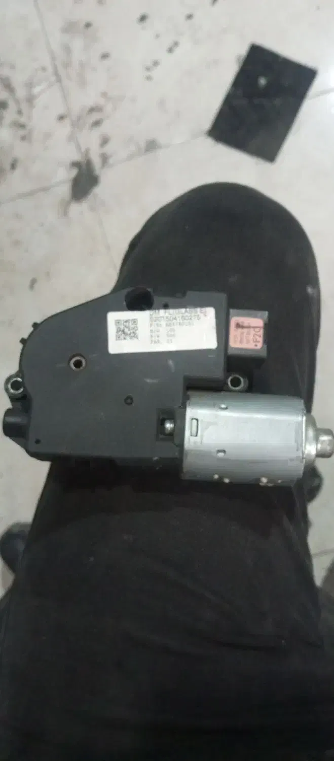 موتور سانروف سانتافه|قطعات یدکی و لوازم جانبی|رشت, پستک|دیوار