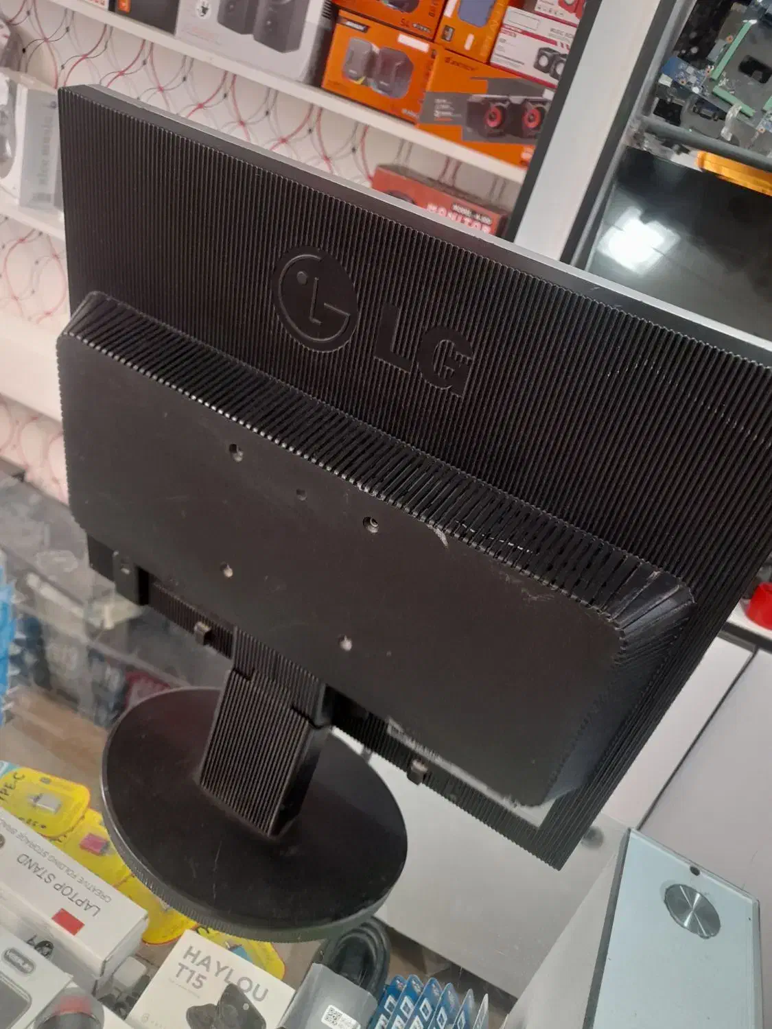 مانیتور ۱۴ اینچ ال سی دی lcd|قطعات و لوازم جانبی رایانه|ملارد, |دیوار