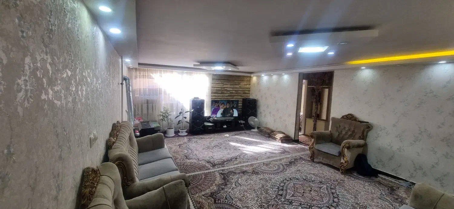 واحد ۸۰ متری  دنج و حیاط دار در مرکز شهر قزوین|فروش آپارتمان|قزوین, |دیوار