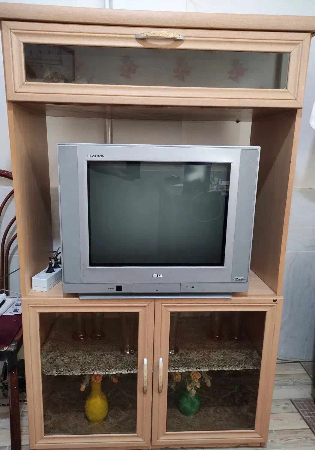 تلویزیون LG همراه با میز باهم|تلویزیون و پروژکتور|مشهد, رستگار|دیوار
