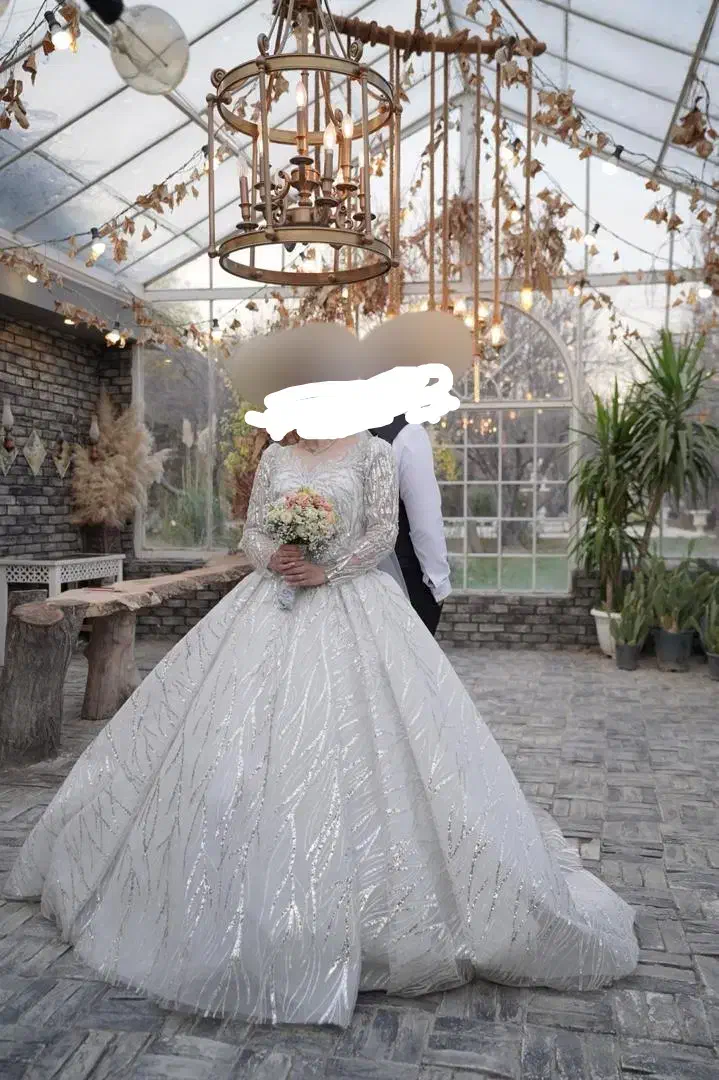 لباس عروس ژورنالی پارچه وارداتی(اماراتی)|لباس|تهران, سازمان آب|دیوار