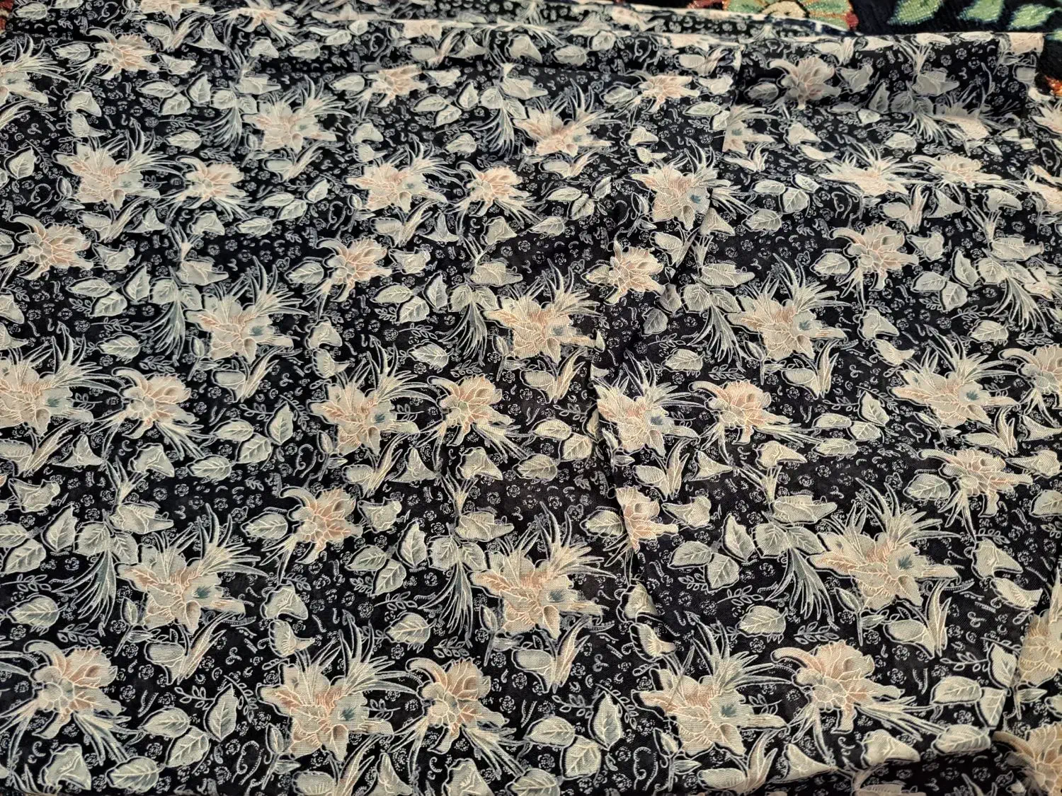 پارچه چادری|لباس|شیراز, فخرآباد (دروازه کازرون)|دیوار