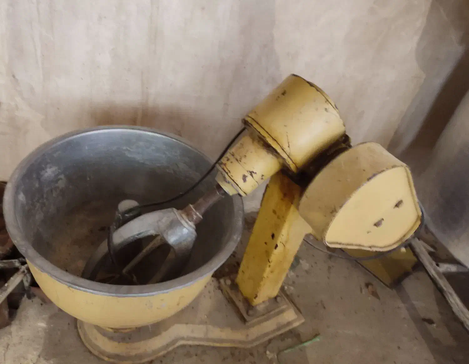 خمیر کن|سایر لوازم برقی|کیار, |دیوار