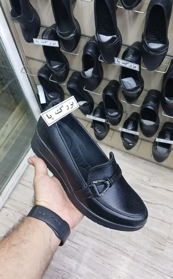 کفش زنانه قیمت کفش طبی ۷۰۰ هزارو دمپایی۳۵۰ هزار|کیف، کفش، کمربند|کوهدشت, |دیوار