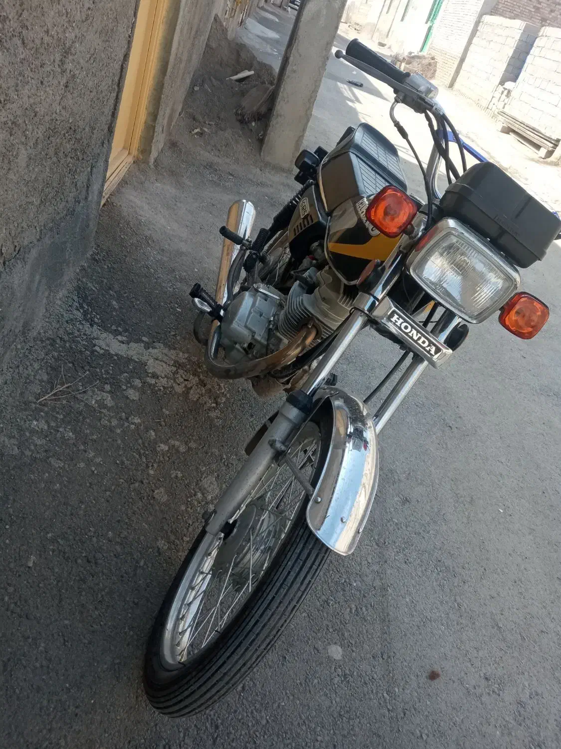 لاستیک هاش نو اگزوزش تو صندلی اش نو|موتورسیکلت|پارس‌آباد, |دیوار