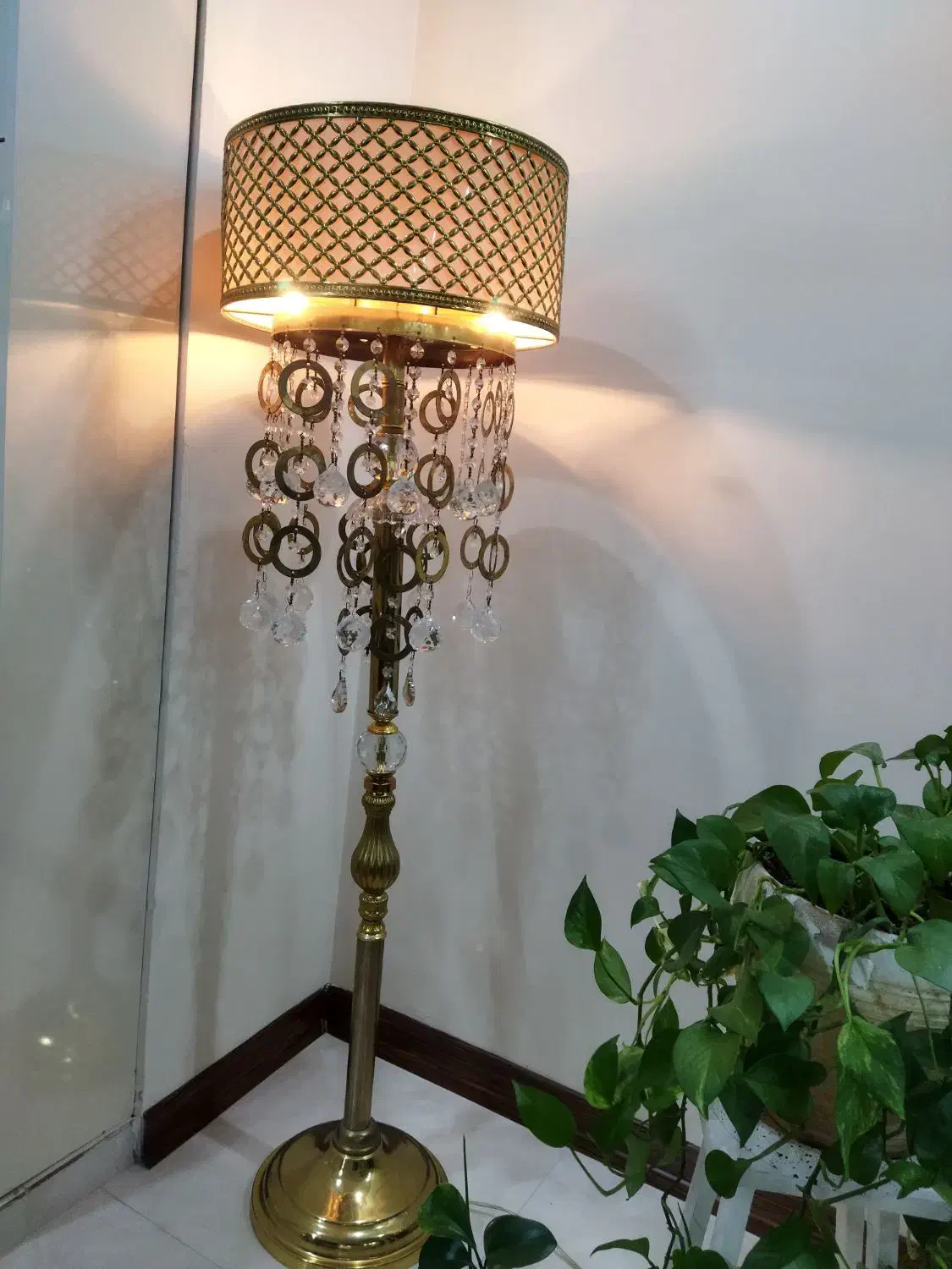 آباژور  پایه بلند|چراغ خواب و آباژور|پردیس, فاز ۸|دیوار