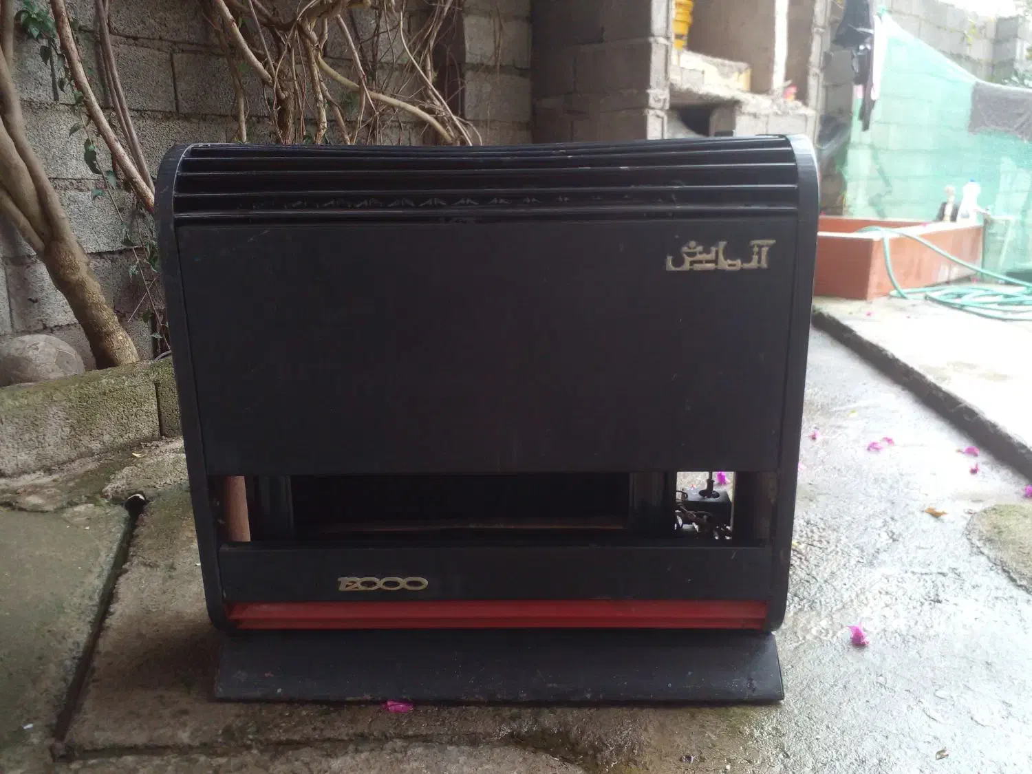 بخاری بزرگ گازی|بخاری، هیتر، شومینه|چاف و چمخاله, |دیوار