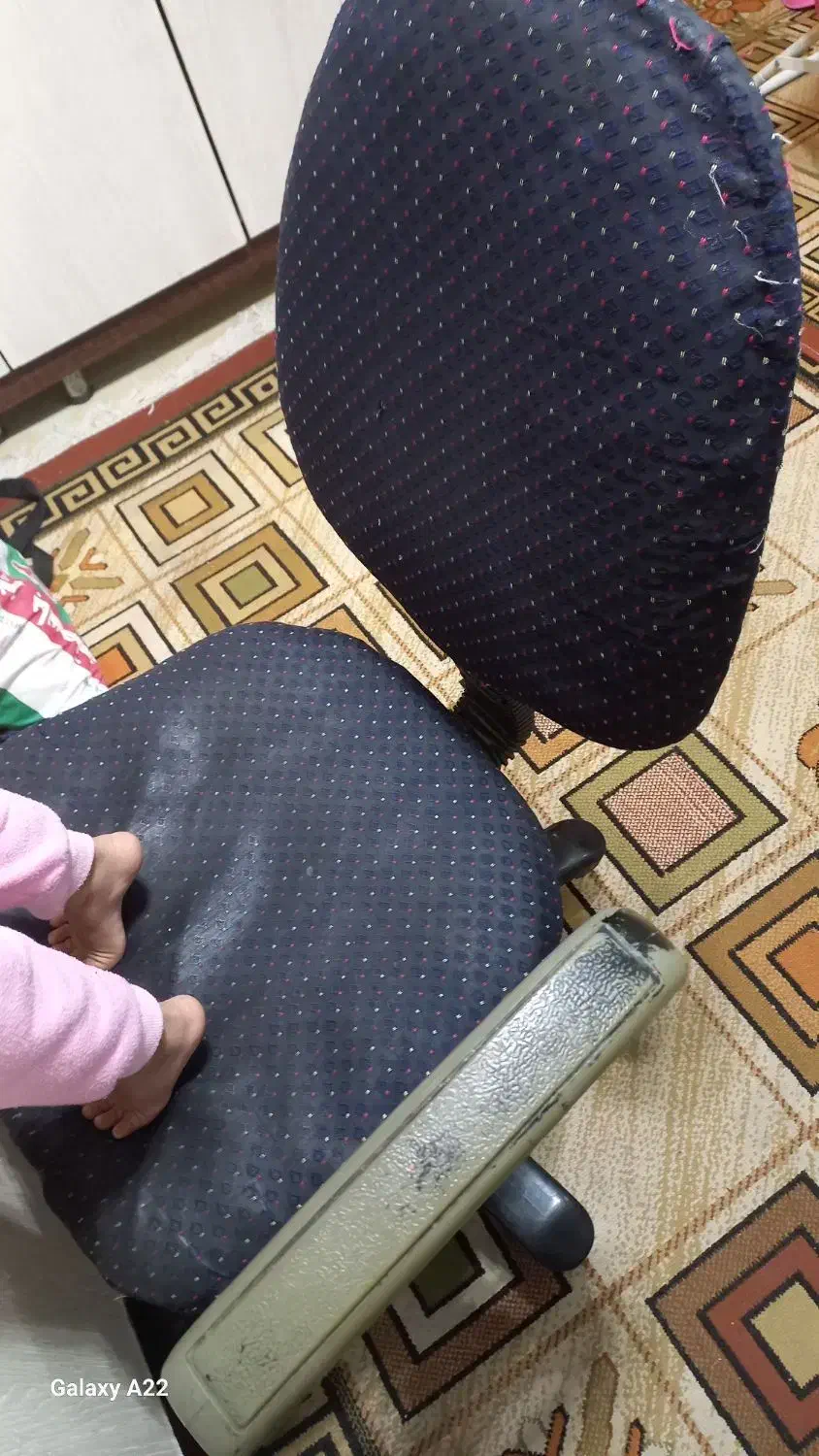 صندلی کارکرده ولی قابل استفاده|صندلی و نیمکت|مشهد, شهرک ابوذر|دیوار