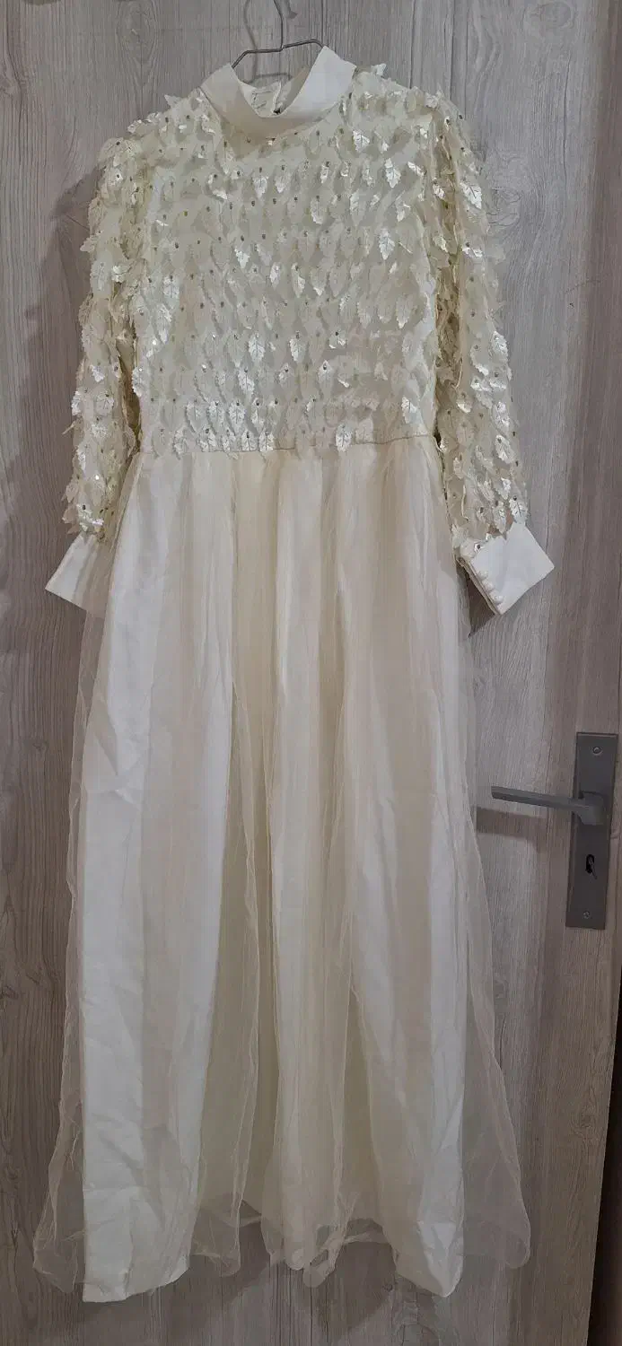 لباس مجلسی|لباس|مشکین‌دشت, |دیوار