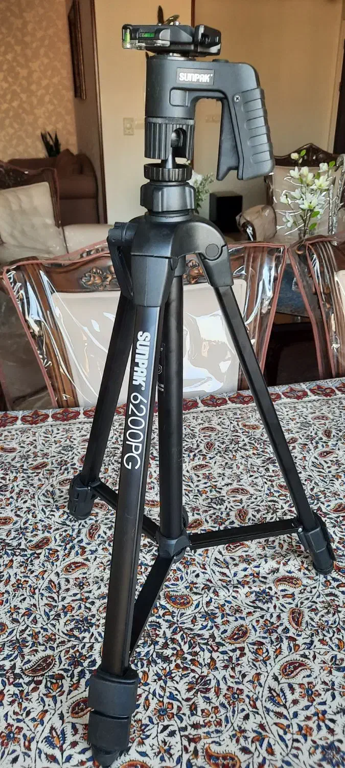 سه پایه دوربین عکاسی و فیلم برداری|دوربین عکاسی و فیلم‌برداری|تهران, هروی|دیوار