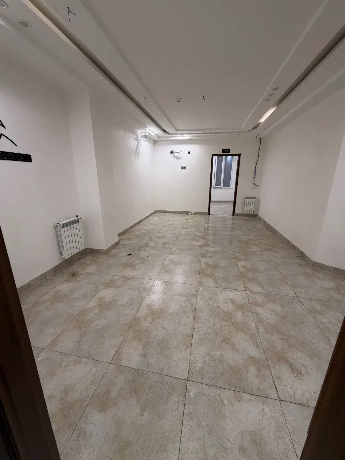 روبه روی کهنسال|اجارهٔ دفتر کار، اتاق اداری، مطب|صومعه‌سرا, |دیوار