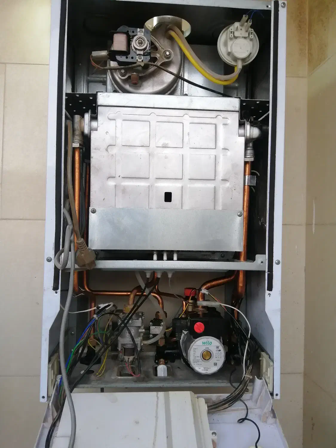 تعمیر حرفه ای پکیج|خدمات پیشه و مهارت|صفادشت, |دیوار