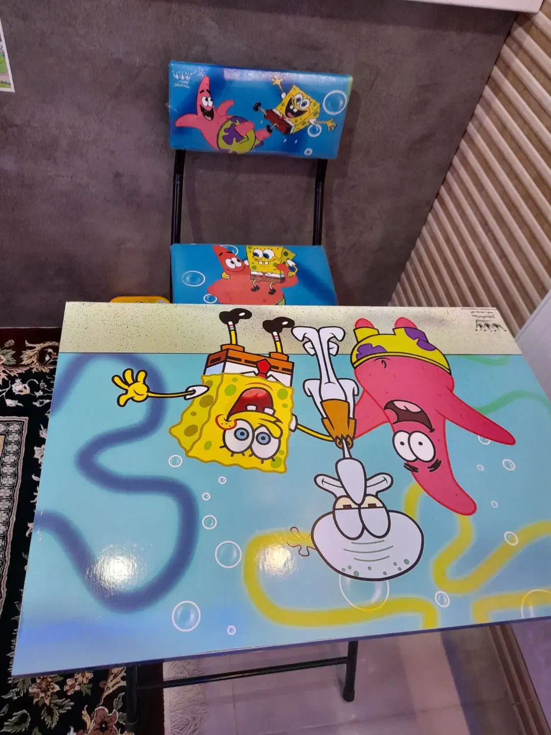 میز وصندلی بچگانه|تخت و صندلی بچه|شیراز, کرونی(خاتونک)|دیوار