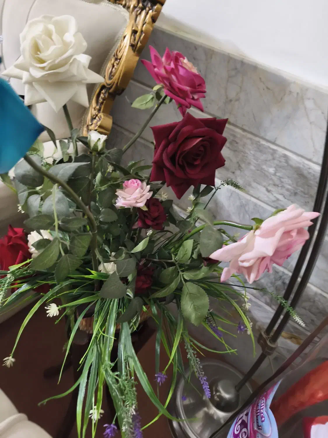 گل مصنوعی مشابه طبیعی|گل مصنوعی|قم, چهل درخت|دیوار