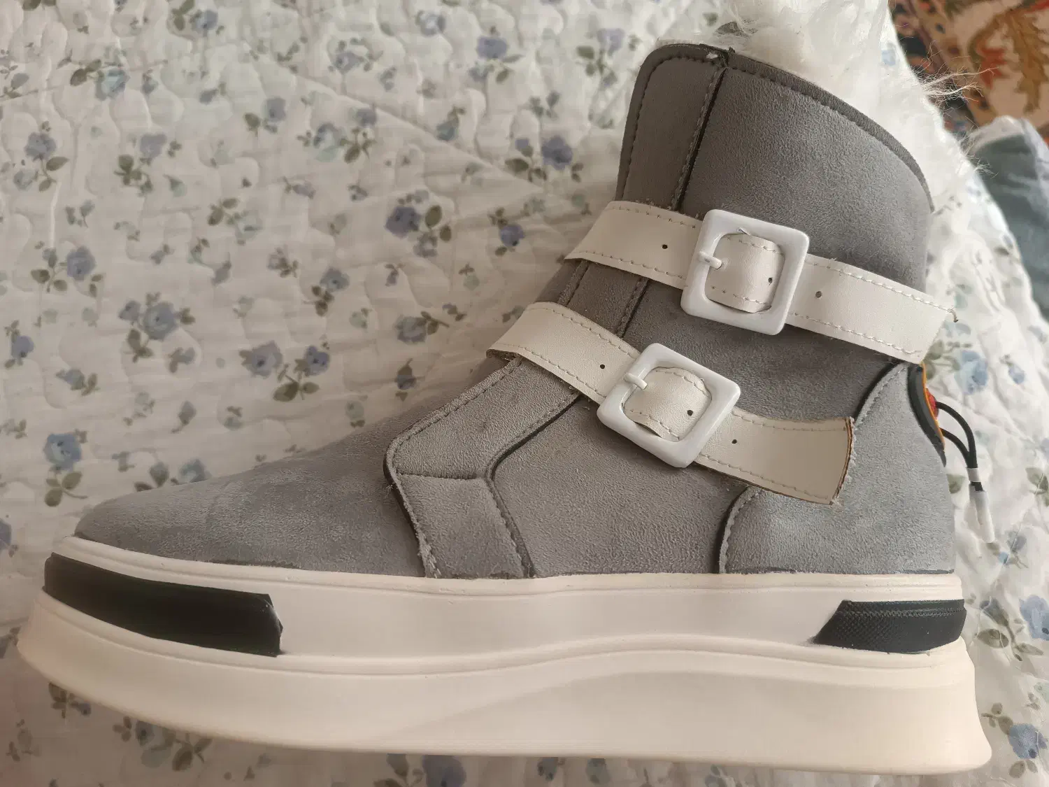 کفش،نیم بوت|کیف، کفش، کمربند|بروجرد, |دیوار