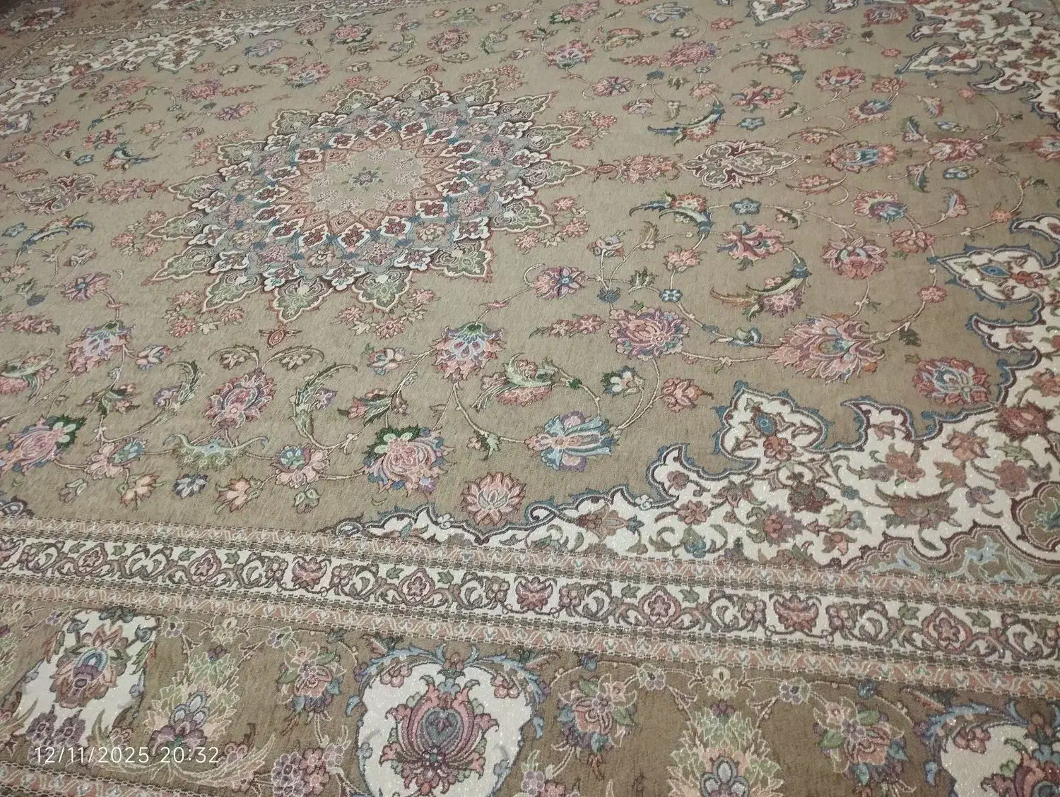 روفرشی|روفرشی|الیگودرز, |دیوار