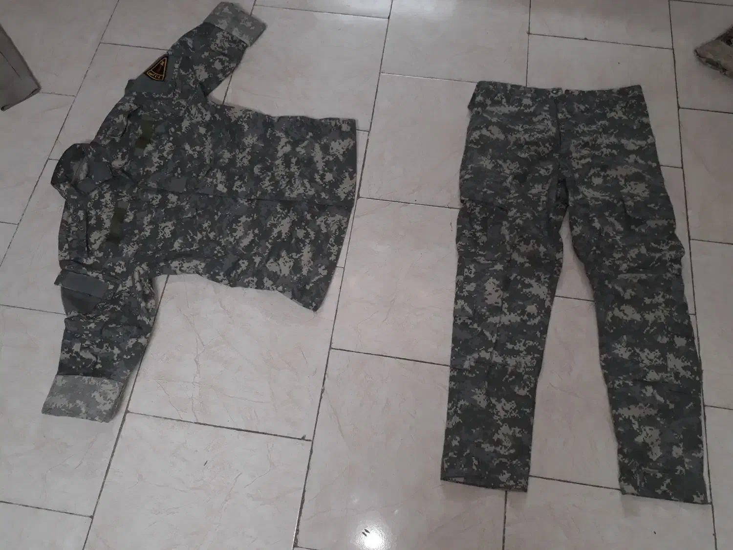 لباس نظامی.بسیجی. امنیتی|لباس|پاکدشت, پاکدشت (مامازند)|دیوار