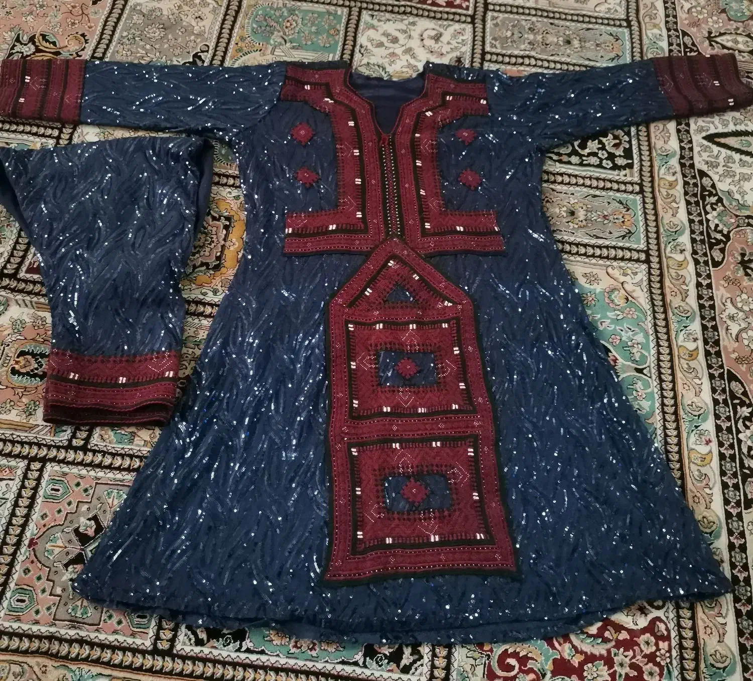 لباسها در حد نواست، کاملاً دست دوز وقیمت مناسب|لباس|زابل, |دیوار